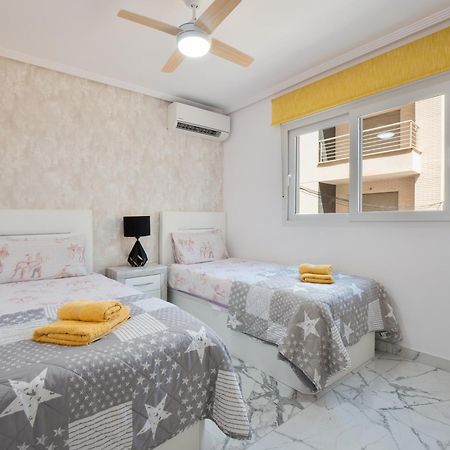 Apolo Beach Front - Sea View Luxury Apartment ตอร์เรเวียคา ภายนอก รูปภาพ