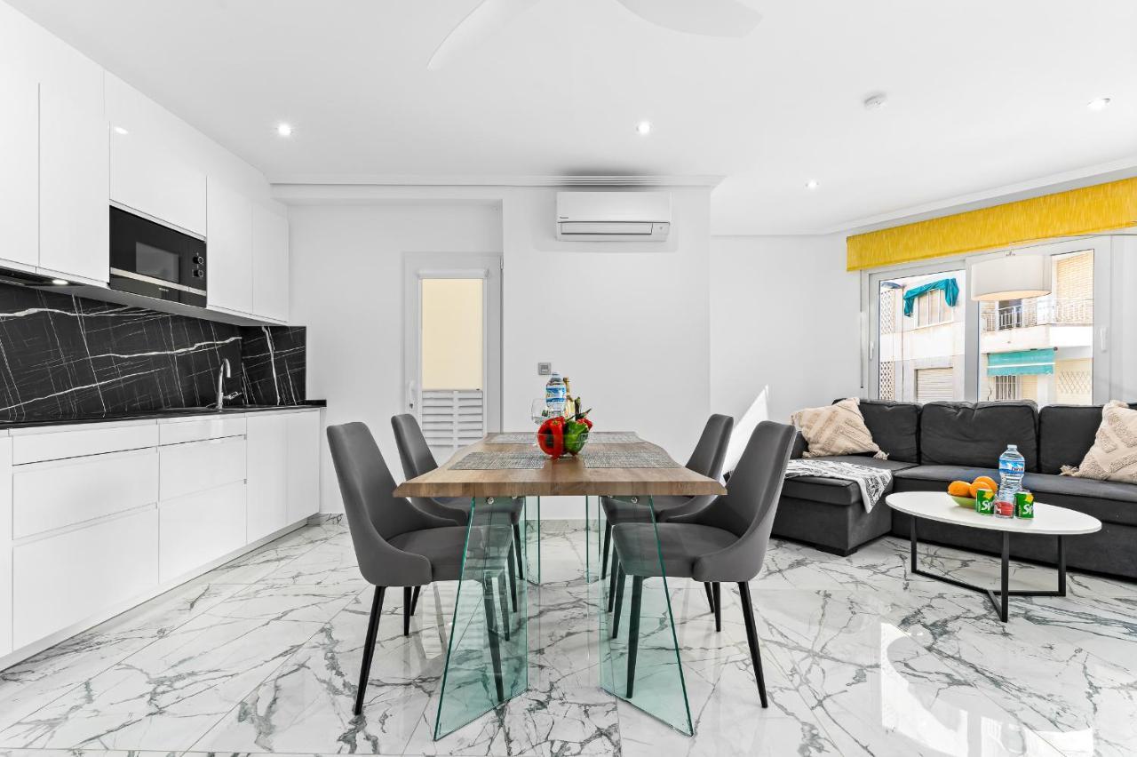 Apolo Beach Front - Sea View Luxury Apartment ตอร์เรเวียคา ภายนอก รูปภาพ