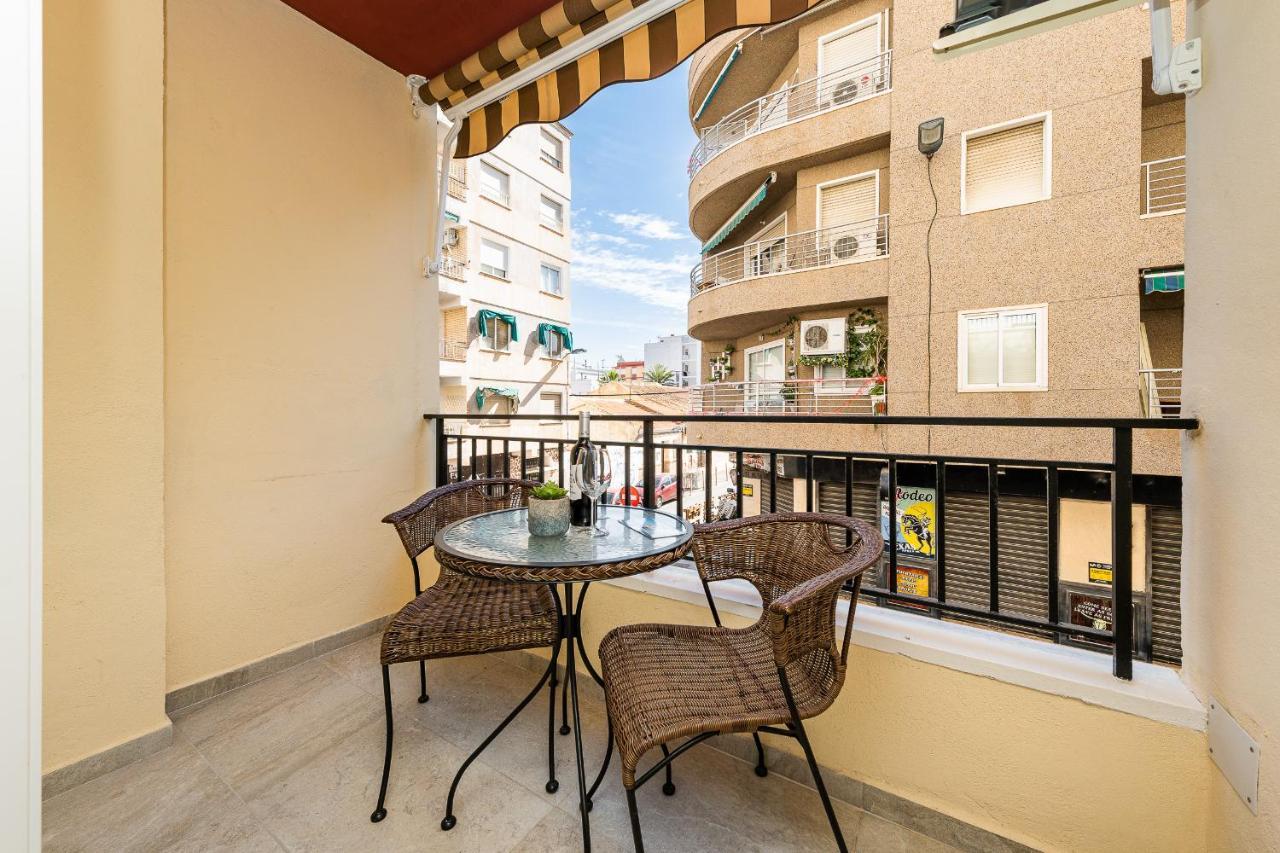 Apolo Beach Front - Sea View Luxury Apartment ตอร์เรเวียคา ภายนอก รูปภาพ